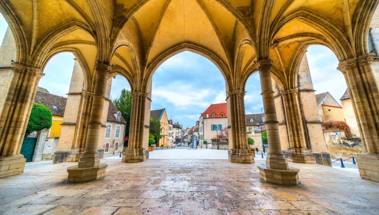 Chemin vers les hospices de Beaune 