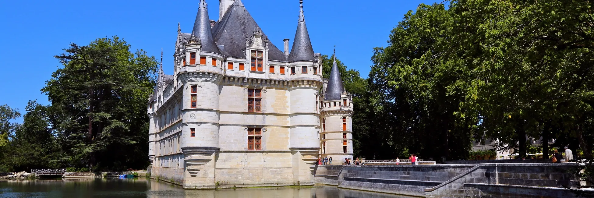 Vue sur le château d'Azay le Rideau 