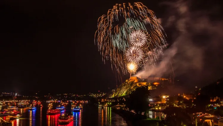 Les feux d'artifices du Rhin en flammes à Coblence 