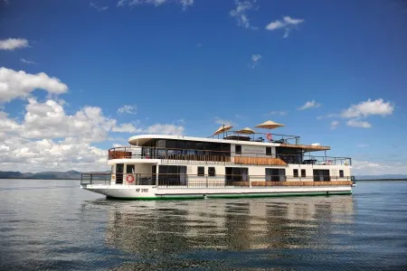 cruises in zim