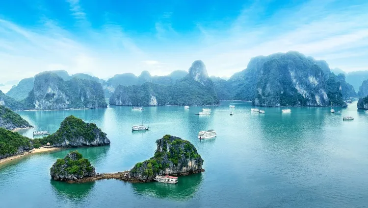 La baie d'Halong et ses bateaux 