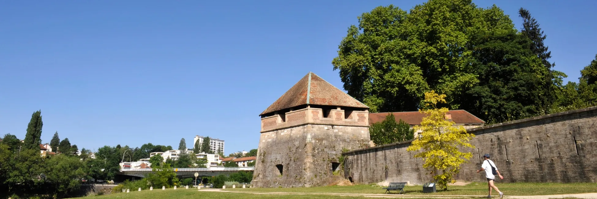 Tour bastionnée de Rivotte