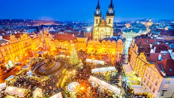 Vue aérienne sur le marché de noël de Prague 