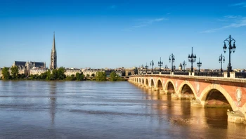 Le pont de pierre à Bordeaux 