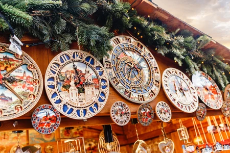 Horloges vendus au marché de noël de Prague 