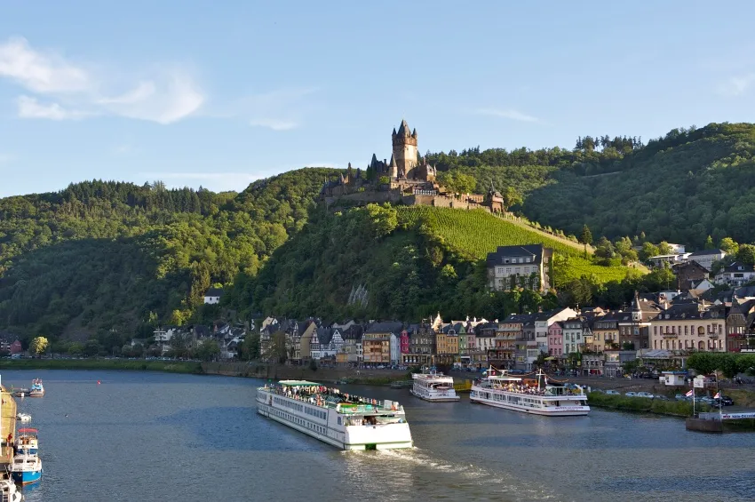 Bateau en navigation près de Cochem 