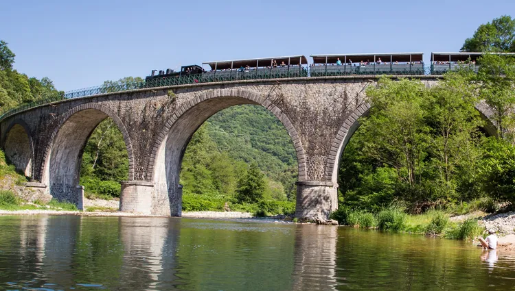 Passage du train historique en Ardèche 