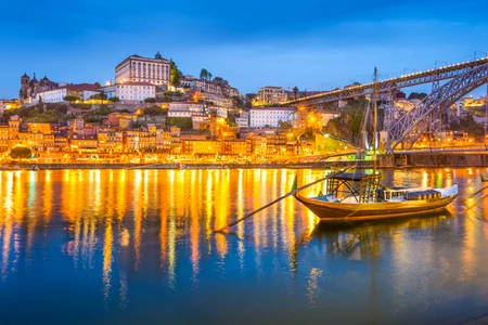La ville de Porto de nuit 