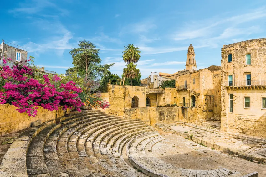 Admirer l'amphithéâtre de Lecce en Italie 