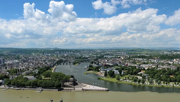 Vue d'ensemble sur la ville de Coblence 