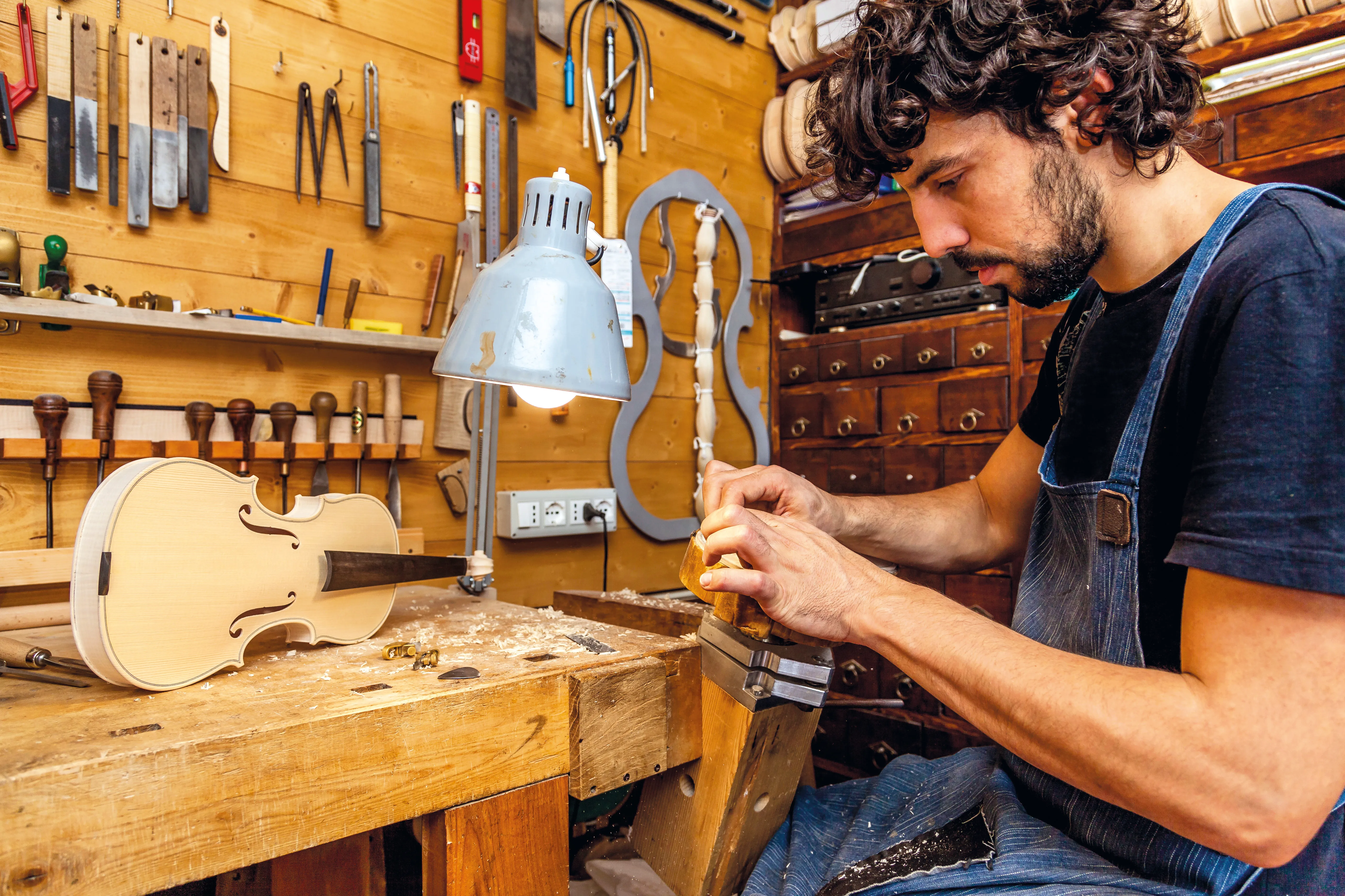 Atelier de luthier à Mantoue 