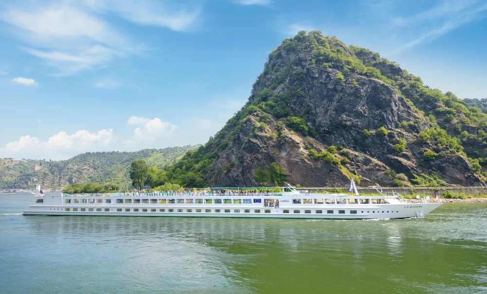 Le MS La Bohème navigue sur le Rhin