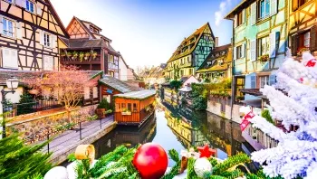 Les quais de Colmar décoré pour Noël