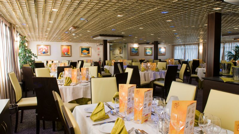restaurant