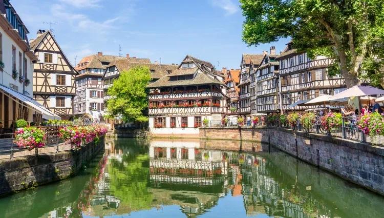 Maisons fleuries du quartier de la Petite France à Strasbourg 