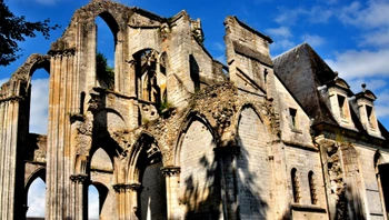Vue sur l'abbaye de Jumièges 