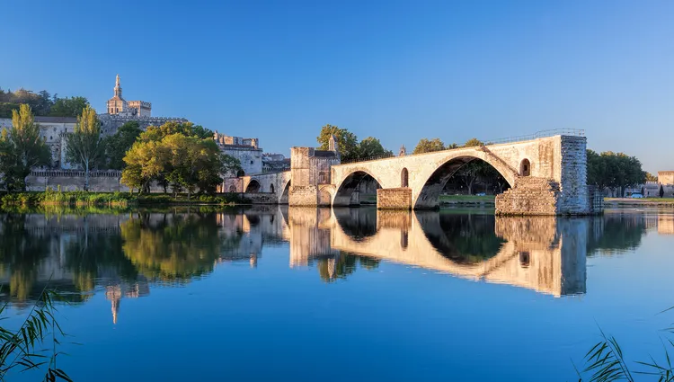 Vue sur le Pont Saint-Bénézet d'Avignon 