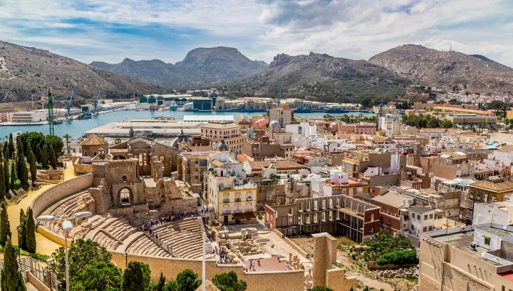 Vue en hauteur sur l'amphithéâtre de Carthagène 