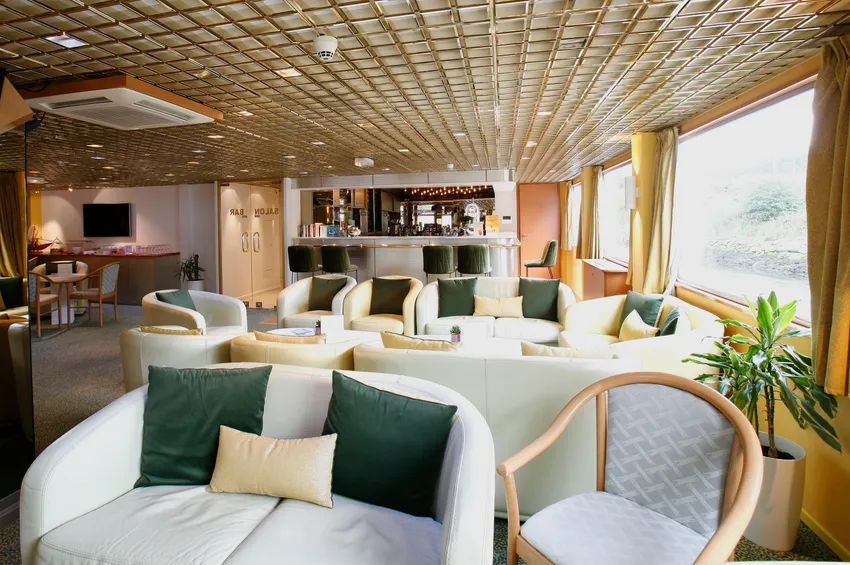 Lounge bar of the MS Fernao de Magalhaes