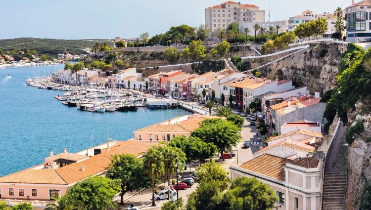 Vue sur le port de Mahon 