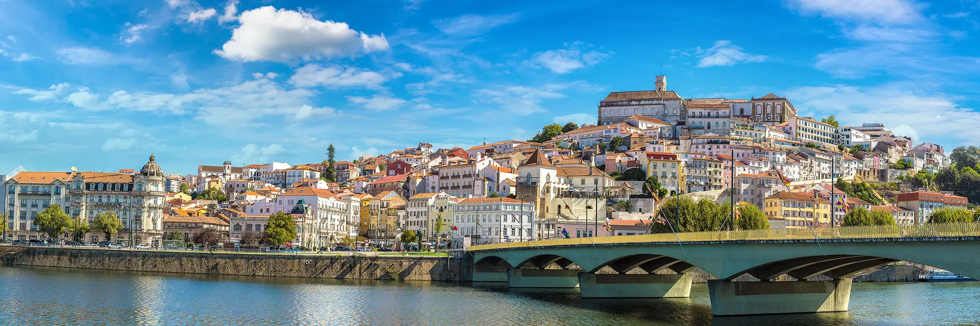 Vue d'ensemble sur la ville de Coimbra 