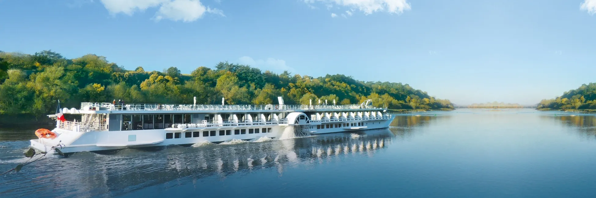 Le MS Loire Princesse, flotte CroisiEurope, navigue sur la Loire