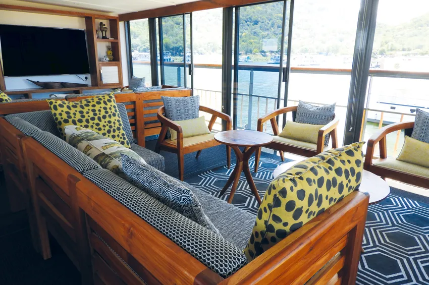 Lounge bar on the RV Zimbabwean Dream