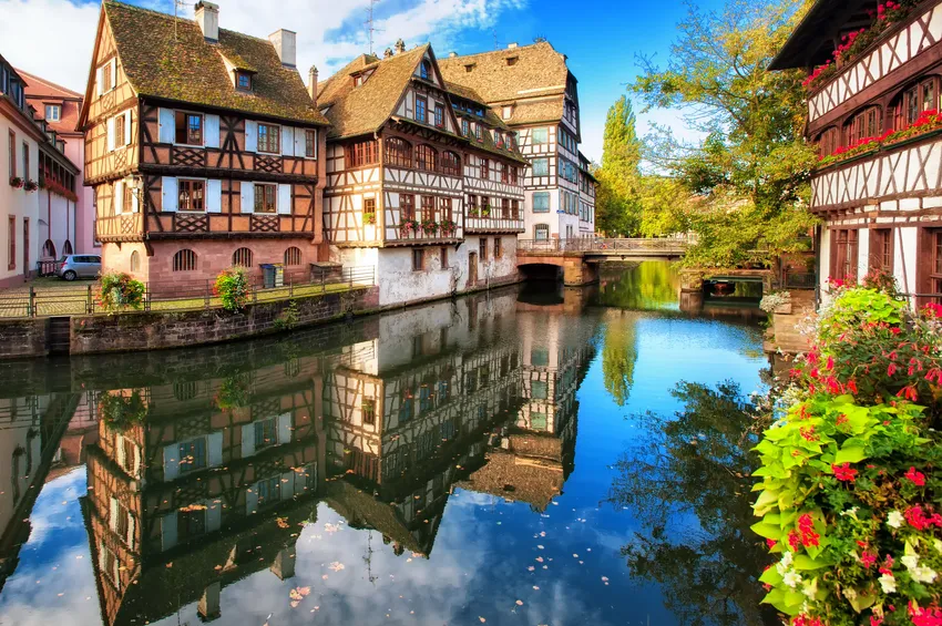 Canal fleuris de la Petite France à Strasbourg
