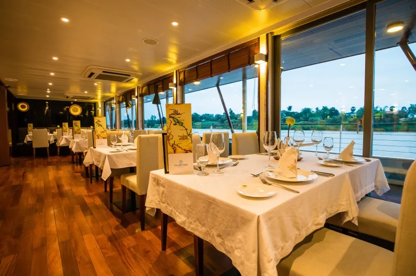 Jolies tables du RV Indochine II 