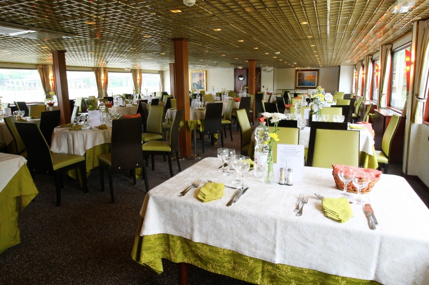 Restaurant of the ship