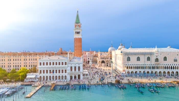 Le campanile de Saint -Marc à Venise 
