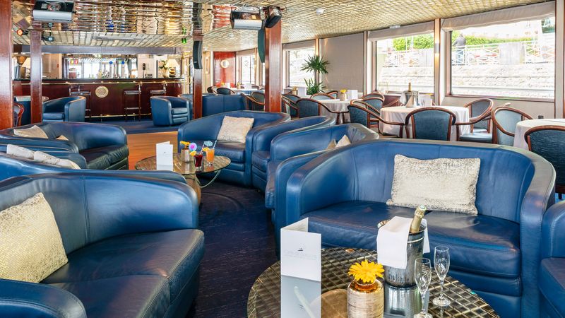 lounge bar with dancefloor