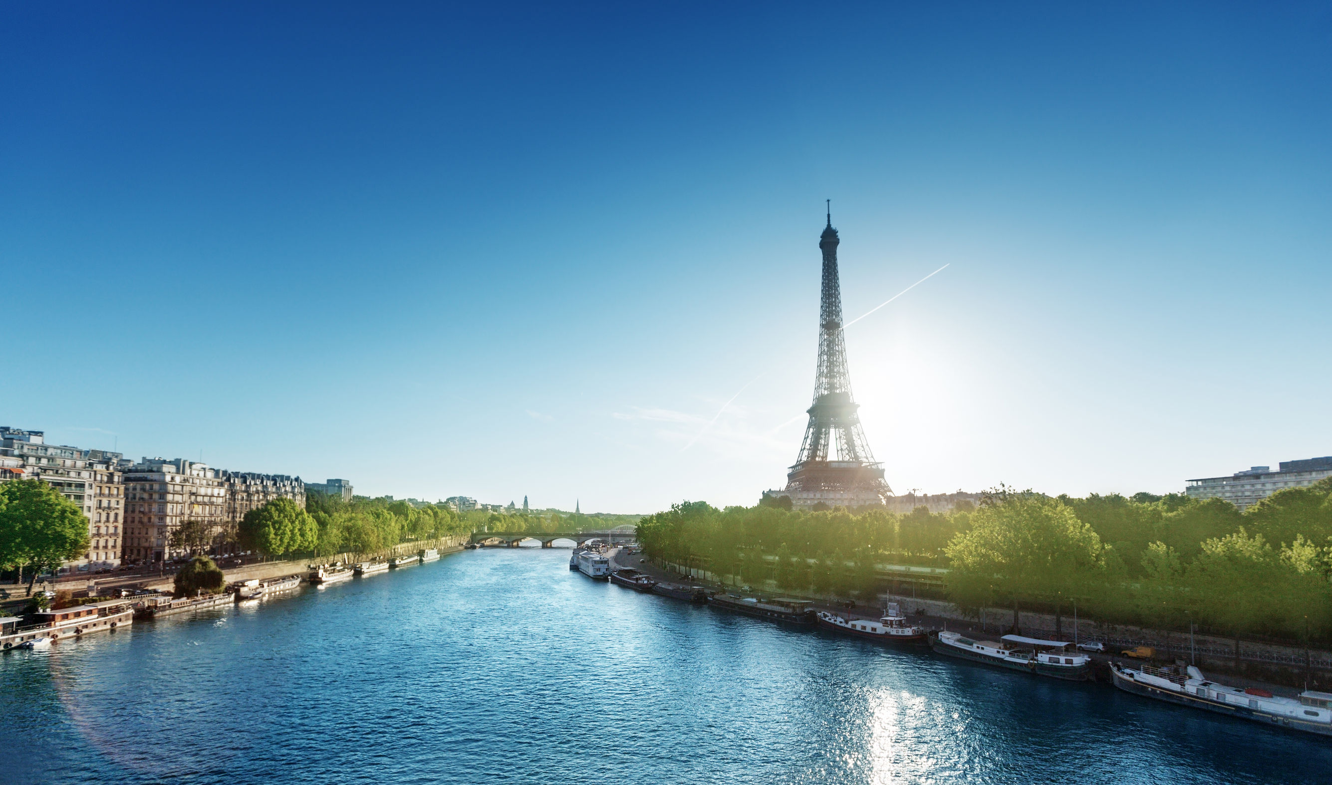 Stroll on the banks of the seine, the bridges of Paris | CroisiEurope  Cruises