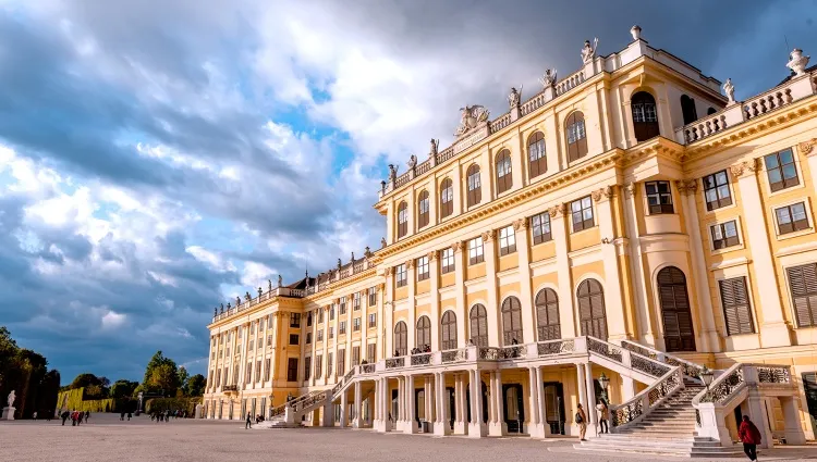 Vue d'ensemble sur le château de Schönbrunn 