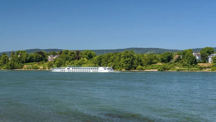 The MS Victor Hugo with profile view