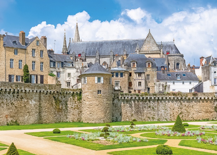 France - Atlantique Nord - Nantes - Bretagne - Croisière La Bretagne Authentique, la Loire et ses Châteaux, un Héritage Royal