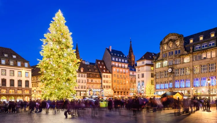 La place Kléber et son emblématique sapin de Noël