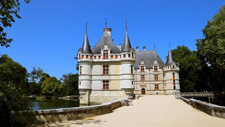 Chemin vers le château d'Azay le Rideau 