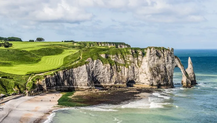 L'impressionnante falaise d'Etretat 