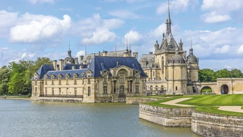 Vue d'ensemble sur le château de Chantilly 