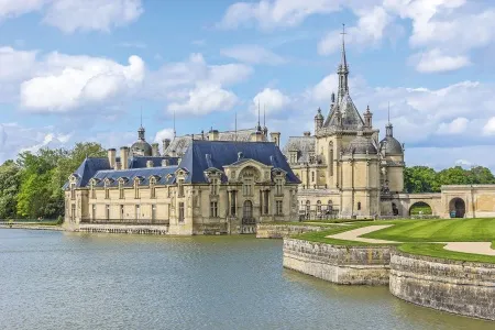 Vue d'ensemble sur le château de Chantilly 