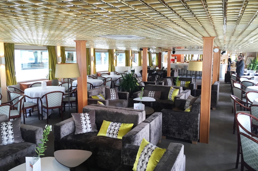 Lounge of the MS France