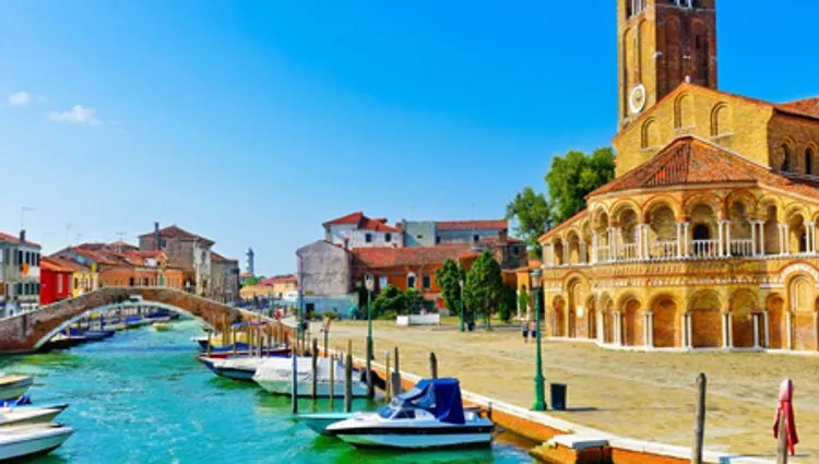 VENETIAN TREASURES - SINGLES HOLIDAYS