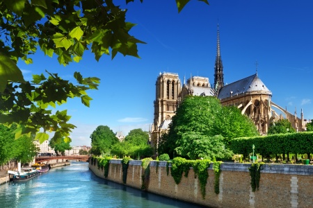 EXTRAORDINARY PARIS (PORT-TO-PORT CRUISE)