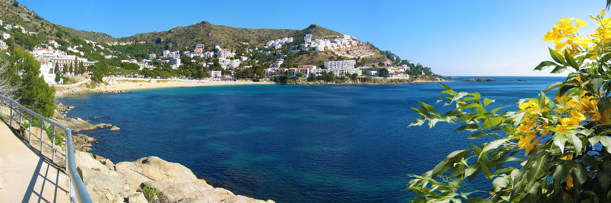 Roses en het Dali TheaterMuseum CroisiEurope België