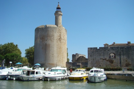 France - Sud Est et Provence - Arles - Avignon - Croisière Santons et Traditions de Noël au Fil des Canaux de Provence