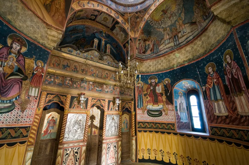 Intérieur du monastère de Siniaïa 
