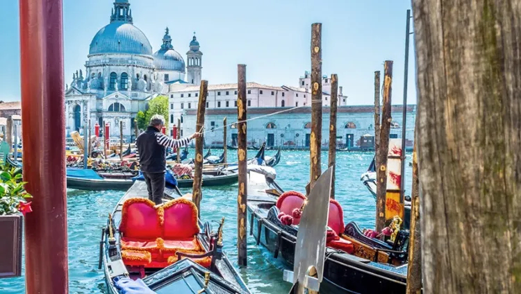 VENETIAN TREASURES - SINGLES HOLIDAYS