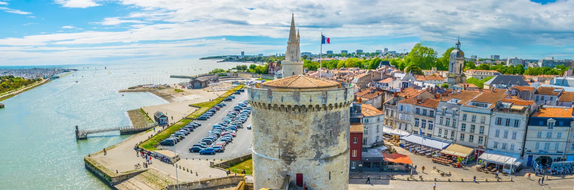 Vue aérienne de la tour de la lanterne à La Rochelle 