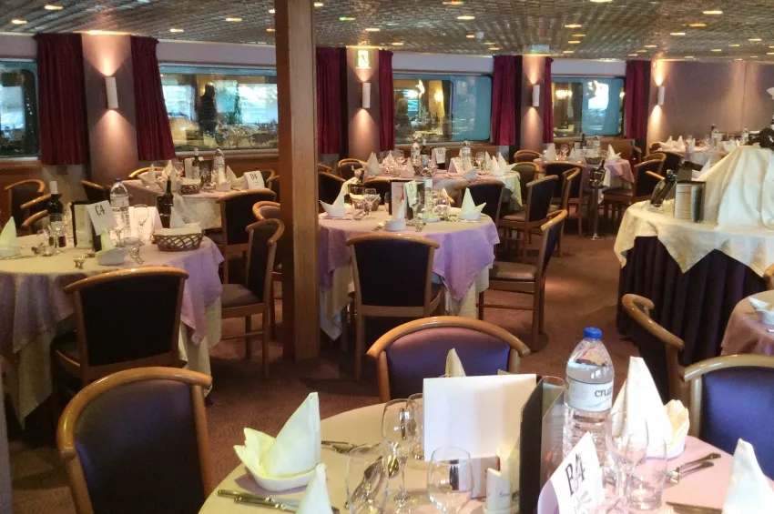 Restaurant room of the MS Infante Don Henrique